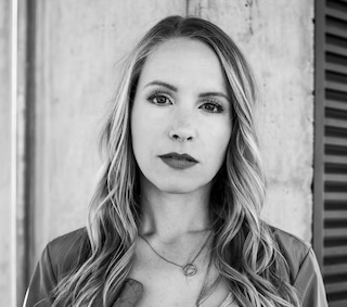 Eva Becker : Vocals